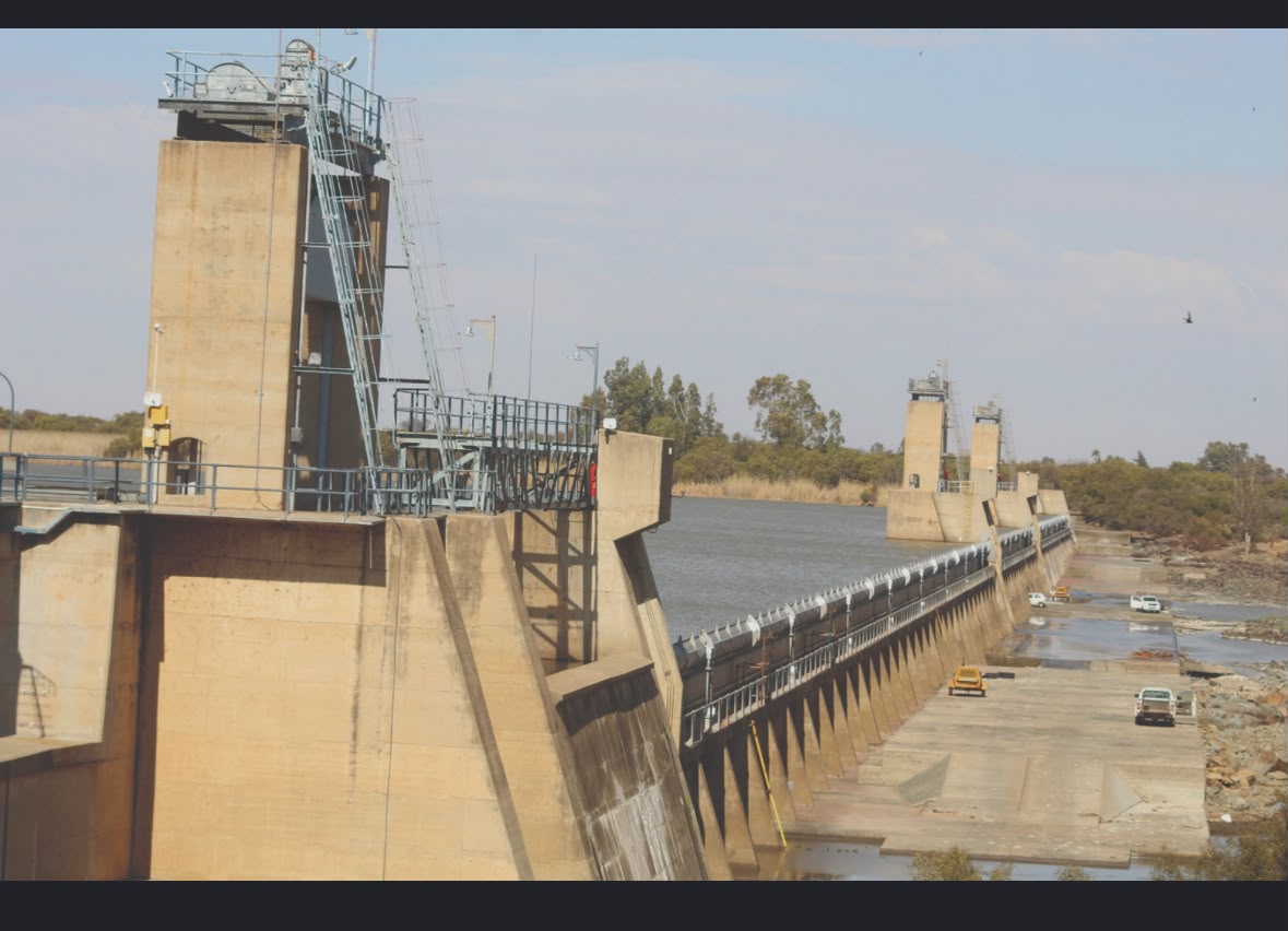 Water bridge dam